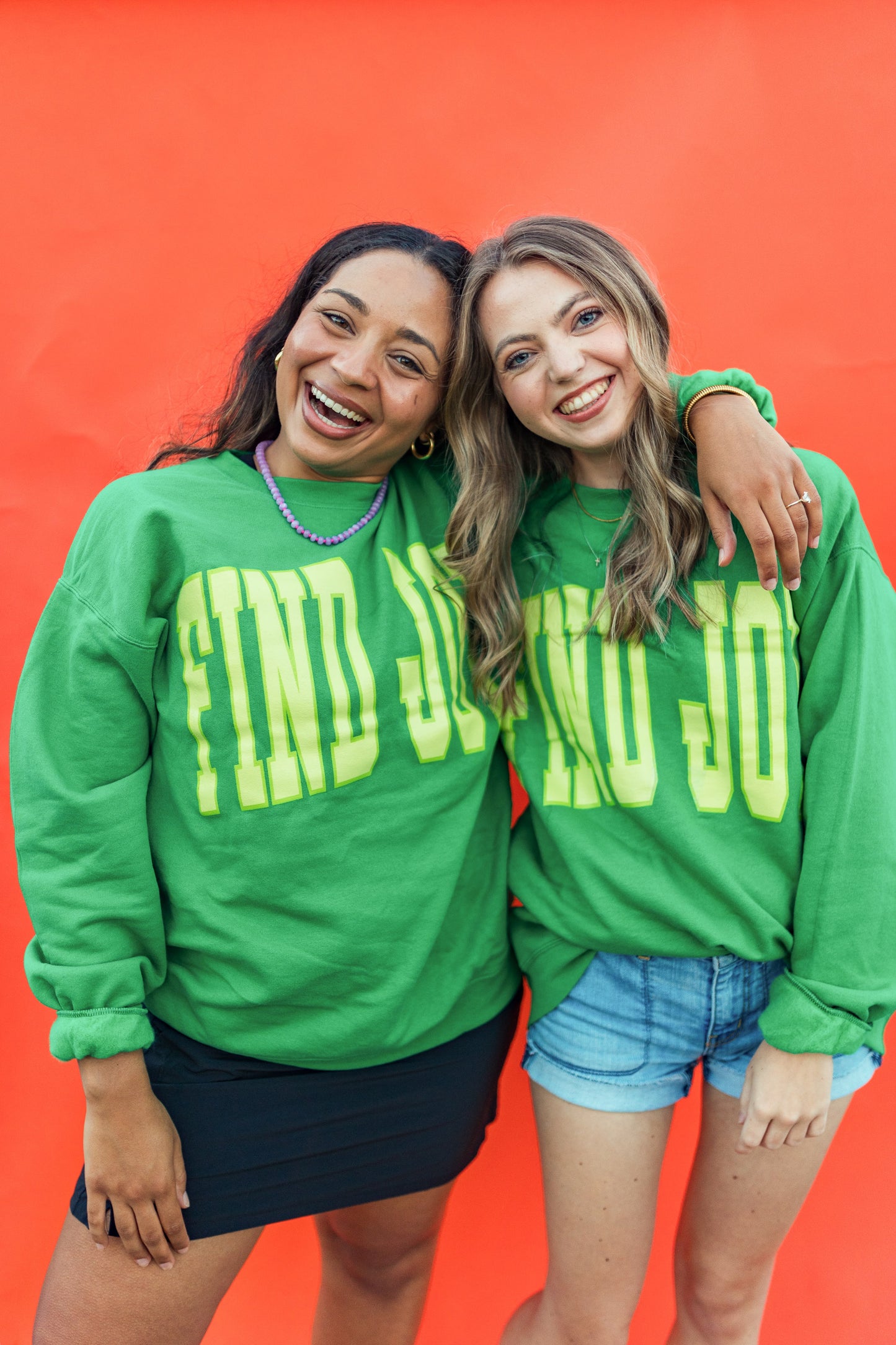 Find Joy Sweatshirt in Green